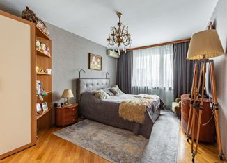 Продается 4-ком. квартира, 108.4 м2, Москва, улица Кутузова, 2, станция Рабочий Посёлок