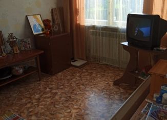Продается трехкомнатная квартира, 56 м2, село Петровское, улица Егорова, 4