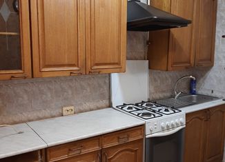 Продам 2-комнатную квартиру, 50 м2, Армавир, улица Чичерина, 61