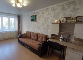 Продаю 1-комнатную квартиру, 38 м2, село Мариинский, Лазурная улица, 31