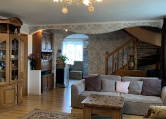 Продам четырехкомнатную квартиру, 122 м2, Брянск, 2-я улица Мичурина, 29, Володарский район