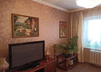 Продаю трехкомнатную квартиру, 64 м2, Омская область, улица Рокоссовского, 32