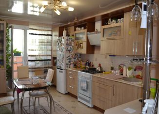 Продам трехкомнатную квартиру, 72.8 м2, железнодорожная станция Чернец, микрорайон Сосновый Бор, 9