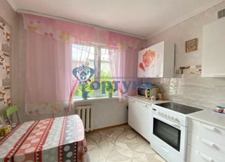 Продается однокомнатная квартира, 33.1 м2, Саянск, микрорайон Строителей, 8