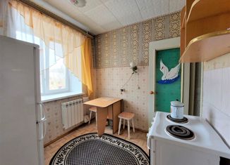 Продам однокомнатную квартиру, 32.5 м2, Еманжелинск, Советская улица, 1Б