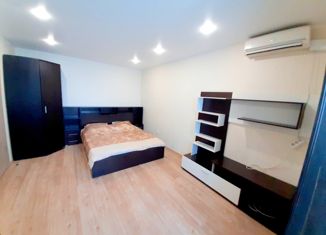 Сдаю однокомнатную квартиру, 44 м2, Краснодар, улица Академика Лукьяненко, 18, микрорайон Микрохирургии глаза