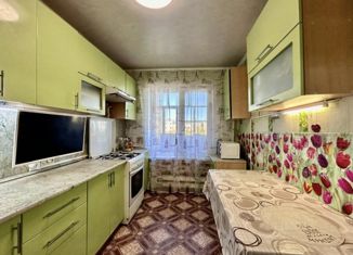 Продам 3-ком. квартиру, 63.8 м2, Татарстан, улица Юлиуса Фучика, 62