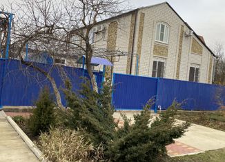 Продам дом, 360 м2, поселок городского типа Гирей, улица Ватутина, 6