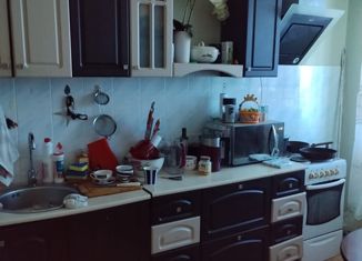 Продаю 1-ком. квартиру, 41.7 м2, Мирный, проезд Строителей, 2