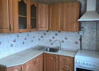 Продажа 2-комнатной квартиры, 42.6 м2, Омск, улица Попова, 3