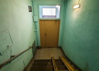Продажа трехкомнатной квартиры, 50 м2, Москва, Юрловский проезд, 25, Юрловский проезд