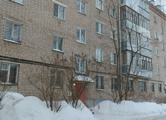 Продам трехкомнатную квартиру, 52 м2, Рыбинск, Карякинская улица, 3
