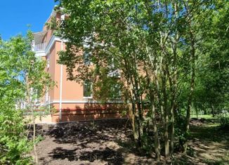 Продается 2-комнатная квартира, 73.9 м2, Павловск, Госпитальная улица, 20к1