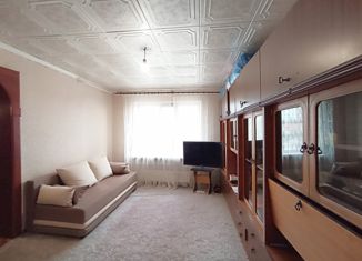 Продается 3-комнатная квартира, 58.5 м2, посёлок городского типа Высокий, микрорайон Бахилова, 4