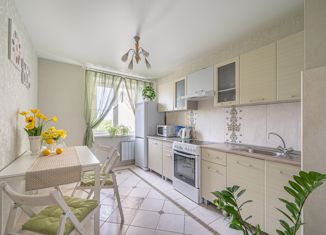 Продается двухкомнатная квартира, 62.2 м2, Екатеринбург, улица Вилонова, 14А, улица Вилонова