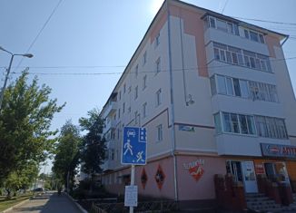 Продаю 4-ком. квартиру, 60 м2, Янаул, Советская улица, 4