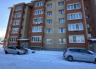 Продается двухкомнатная квартира, 81.2 м2, Вязьма, Смоленская улица, 16к3