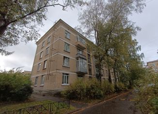 Продаю 2-ком. квартиру, 58 м2, Колпино, улица Губина, 14