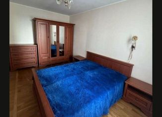 Сдам четырехкомнатную квартиру, 100 м2, Белгород, улица Плеханова, 8А