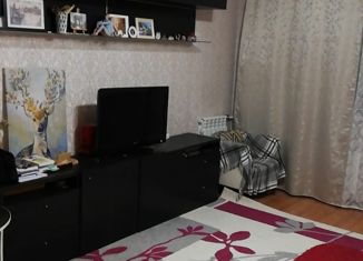 Продажа 2-комнатной квартиры, 63 м2, Екатеринбург, улица Чекистов, 18