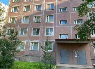 Четырехкомнатная квартира на продажу, 73 м2, Санкт-Петербург, улица Маршала Новикова, 5, муниципальный округ Озеро Долгое
