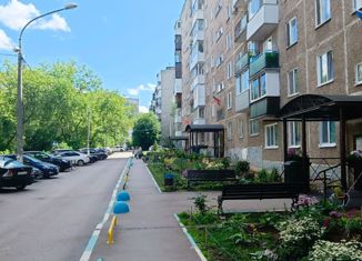 Продаю 3-комнатную квартиру, 61 м2, Пермский край, улица Моторостроителей, 11