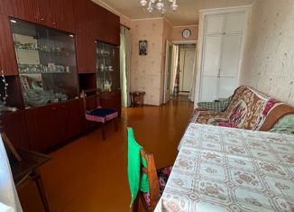 Продажа трехкомнатной квартиры, 49 м2, посёлок городского типа Чишмы, Строительная улица, 5