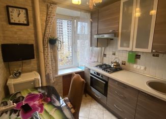 Продам 2-комнатную квартиру, 43.8 м2, Москва, улица Демьяна Бедного, 17к1, метро Народное Ополчение