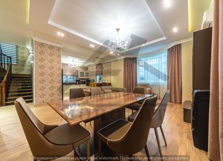 Продаю таунхаус, 250 м2, городской посёлок Кузьмоловский