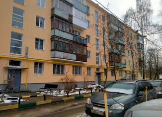 Сдам в аренду трехкомнатную квартиру, 62 м2, Нижегородская область, улица Шаляпина, 15