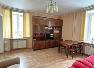 Продаю 4-комнатную квартиру, 98.3 м2, Петрозаводск, улица Анохина, 12, район Центр
