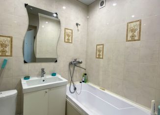 Продам 1-ком. квартиру, 33 м2, Уфа, улица Машинистов, 4, ЖК Яркий