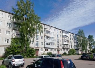 Продажа 4-комнатной квартиры, 61.8 м2, Чудово, улица Солдатова, 1