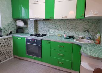 Продам 2-ком. квартиру, 52.5 м2, Батайск, Октябрьская улица, 122