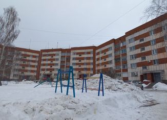 Продаю 4-ком. квартиру, 84.4 м2, Асбест, улица Ладыженского, 2