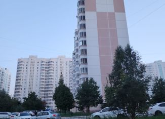 Продаю 2-ком. квартиру, 56.1 м2, Курская область, проспект Вячеслава Клыкова, 10