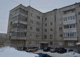Продажа 4-ком. квартиры, 76.5 м2, Ревда, улица Чехова, 43