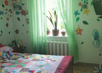 Продается трехкомнатная квартира, 58 м2, Азов, улица Кондаурова, 31