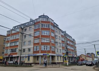 Продажа 2-ком. квартиры, 68.5 м2, Ливны, улица Дзержинского, 104