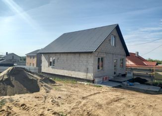 Продаю дом, 117 м2, поселок городского типа Новосемейкино, Центральная площадь