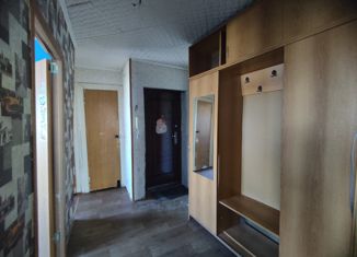 4-ком. квартира на продажу, 62.8 м2, поселок городского типа Мирный, Песочная улица, 6