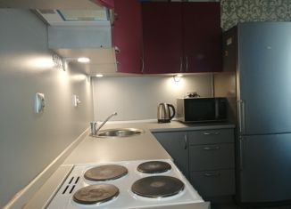 Продаю 2-ком. квартиру, 49 м2, Артём, улица Фрунзе, 8/3