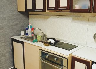 Продается 3-комнатная квартира, 57.1 м2, посёлок городского типа Озерновский, Октябрьская улица, 22