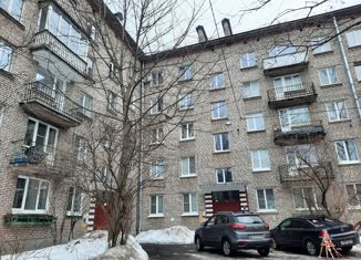 Продаю 3-ком. квартиру, 56 м2, Санкт-Петербург, улица Шателена, 20, улица Шателена