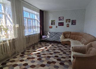 Продается 2-комнатная квартира, 62.3 м2, Кемеровская область, проспект Кирова, 19