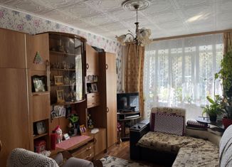 Продается 1-комнатная квартира, 35 м2, посёлок городского типа Медведево, Коммунистическая улица, 9