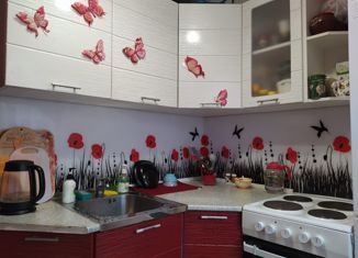 Продам трехкомнатную квартиру, 56 м2, Артём, улица Ленина, 5/2