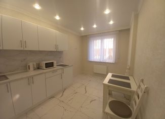 Продаю однокомнатную квартиру, 35 м2, Горячий Ключ, Рябиновая улица, 2Вк1