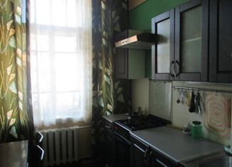 Продажа 2-комнатной квартиры, 80 м2, Кронштадт, Петровская улица, 8к2