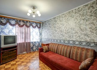 Продам двухкомнатную квартиру, 45 м2, Санкт-Петербург, Софийская улица, 37к1, метро Проспект Славы